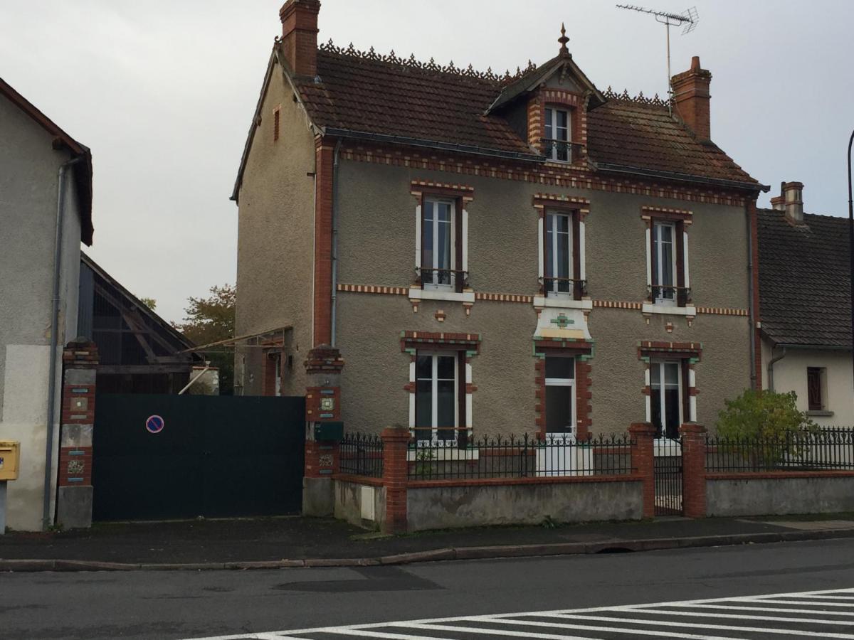 Hotel Maison D'En Face Romorantin-Lanthenay Exterior foto